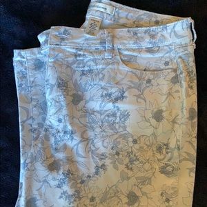 NWOT Croft&Barrow Stretch Jean Capris SZ 16
